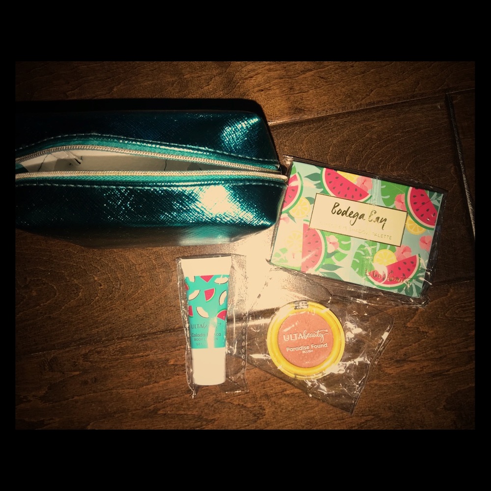Small MakeUp Set
